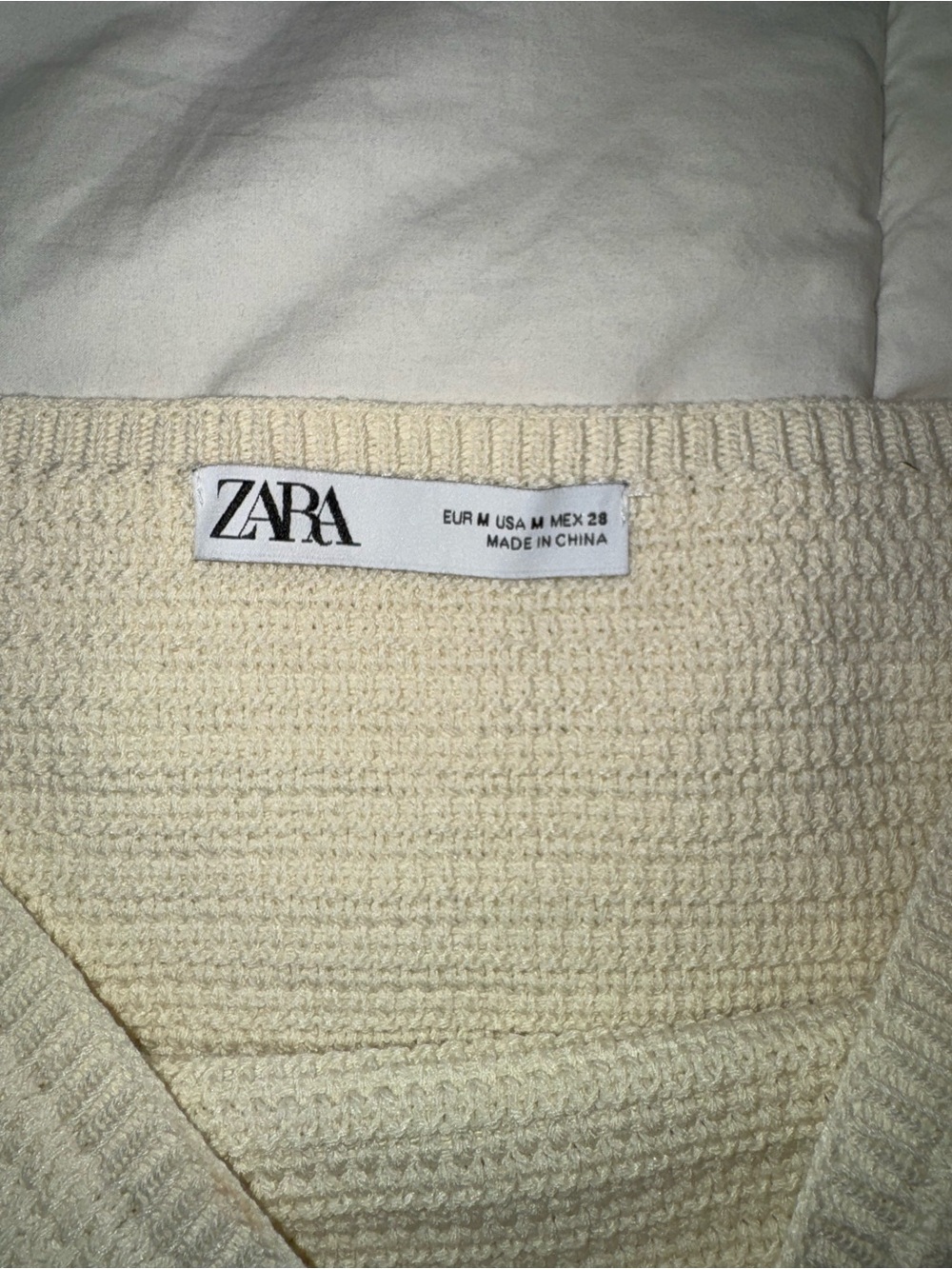 ZARA Men’s Cream V-Neck Knit Sweater